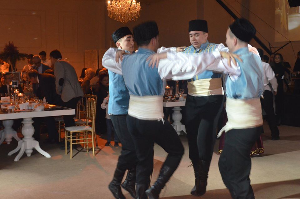 82446128 2635041019946869 6786965883018280960 o